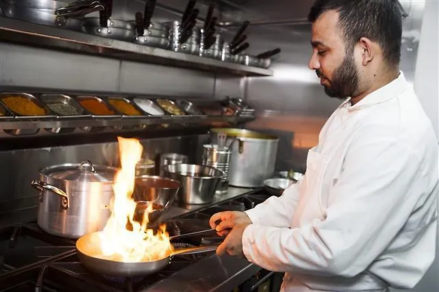 Ascot Grange Hotel - Voujon Resturant Leeds  Leeds (West Yorkshire)